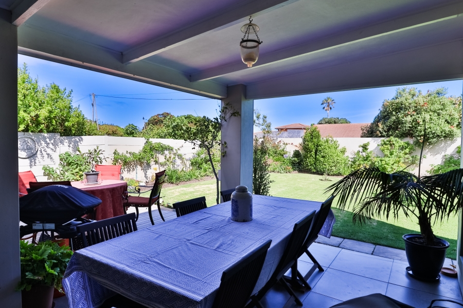 3 Bedroom Property for Sale in Sandbaai Western Cape